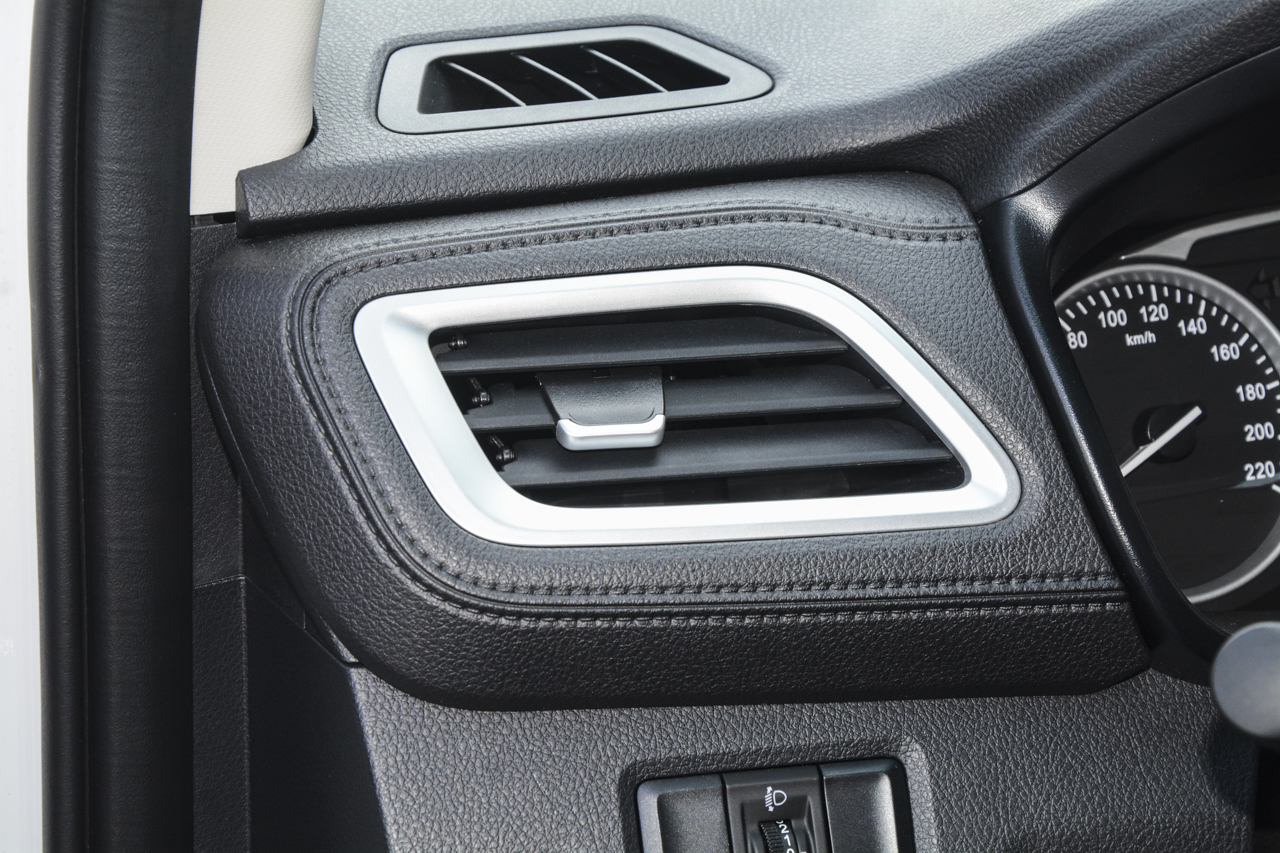 2019款斯威X7 1.8L手动舒适版7座