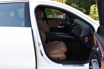 2025款奔驰E级 E 300 L 时尚运动型