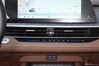 2025款艾瑞泽8 2.0T DCT劲