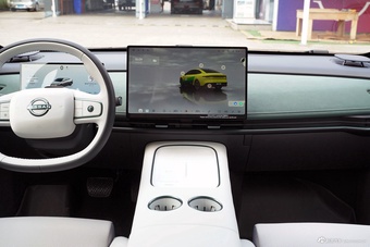 2025款日产N7 625 Max