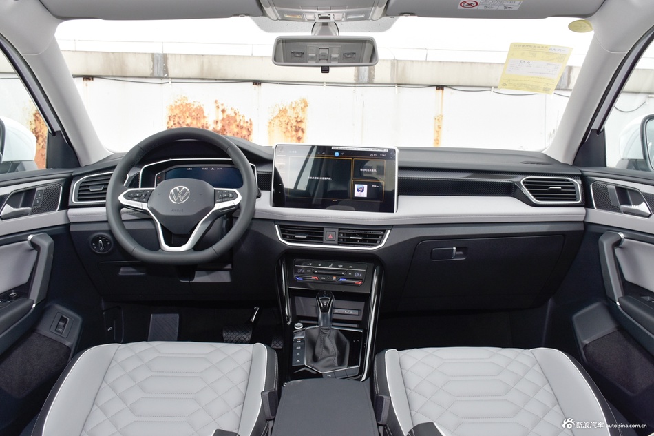 2026款探岳 3000万辆甄选款 300TSI