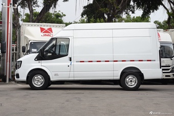  2023 Jiangling Fushun 2.0T automatic middle axle high roof commercial transport van with 3 seats