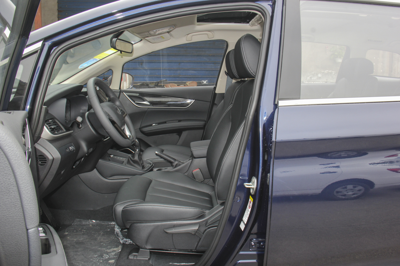  2019款比亚迪宋MAX 1.5T手动智联睿逸型6座国V