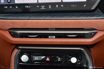 2026款奥迪Q5L 智混豪华版