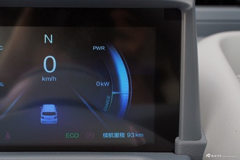 2025款奔腾小马 222km 闪电马