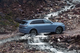 2025款理想L7 Ultra智能焕新版官图