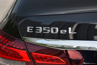 2022款奔驰E级混动 改款三 E 350 e L 插电式混合动力轿车