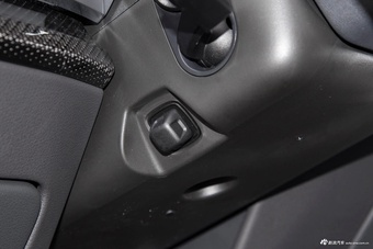 2024款奥迪SQ7 4.0 TFSI 暗夜骑士版
