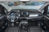 2019款宝马2系多功能旅行1.5T领先型220i 