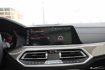 2022款宝马X5 xDrive 40Li 尊享型M运动套装