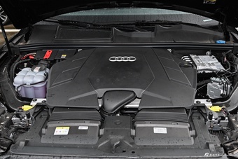 2025款奥迪Q7 55 TFSI quattro S line黑武士型