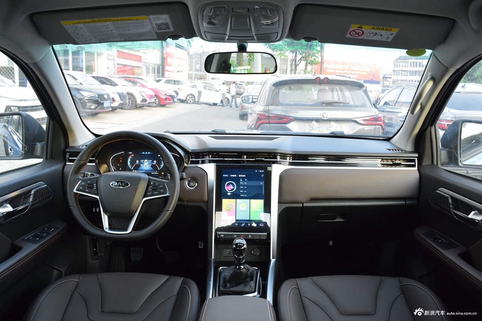 2021款帅铃T8 2.0T手动PRO柴油两驱锐尚版大双