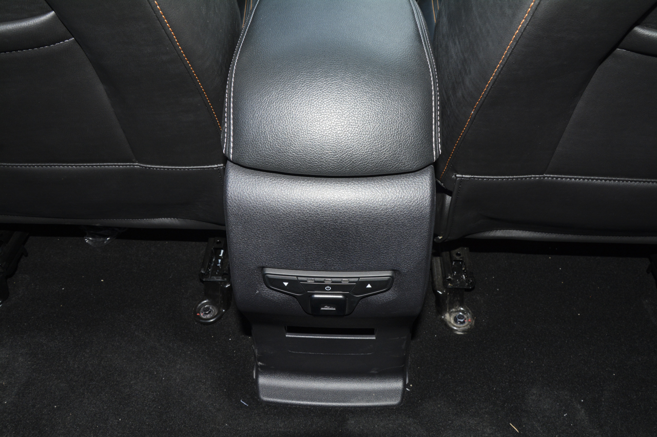 2019款斯威X7 1.8L手动舒适版7座