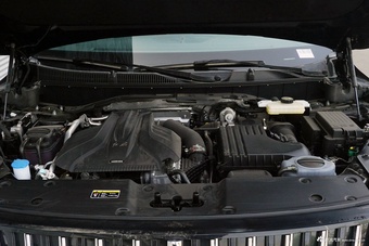 2025款红旗HS7 PHEV 改款 2.0T PHEV 四驱200万辆纪念版 7座