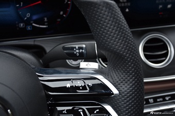 2021款奔驰E级(进口) 改款 E 260 时尚型运动版