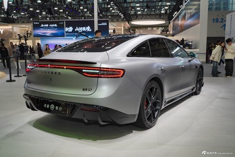 2025广州车展实拍：智界S7