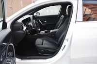 2022款奔驰A级 改款 A 200 L 运动轿车时尚型