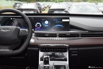 2025款瑞虎7 卓越版 1.5T CVT尊贵版