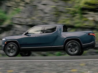 2025款RIVIAN R1T 基本型 官图