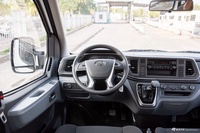 2023款上汽MAXUS V80 2.0T AMT经典傲运通长轴中顶6/7/8/9座