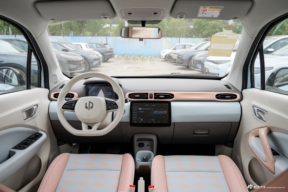 2024款零跑T03 200轻享版