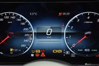 2021款奔驰E级（进口） E 260 时尚型运动版