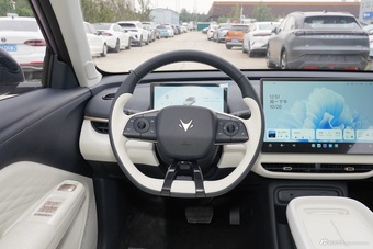 2025款极狐T1 320 PLUS