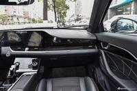 2022款奔腾B70S 1.5T智潮统帅