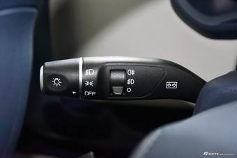 2024款大道 全能者 2.3T 柴油自动两驱舒享款平底货箱