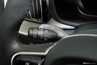 2026款沃尔沃XC60 B5 四驱智远极夜黑版