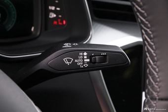 2025款奥迪A7 45 TFSI 臻选型