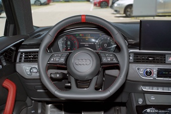 2025款奥迪A4L 200万辆悦享版 40 TFSI 豪华动感型