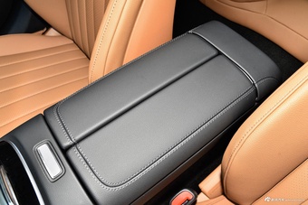 2024款奔驰E级 改款二 E 260 L