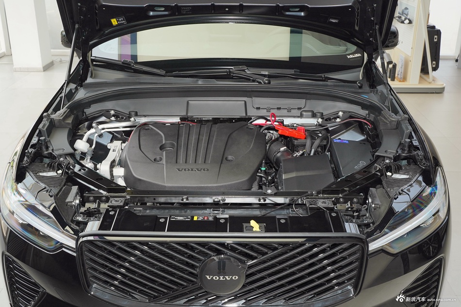 2026款沃尔沃XC60 B5 四驱智远极夜黑版