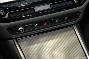 2025款宝马i4 eDrive35