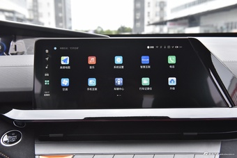 2025款长安UNI-V 1.5T 500Bar尊贵运动型