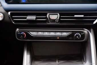 2025款传祺GS3 影速 270T 劲享版 平步青云