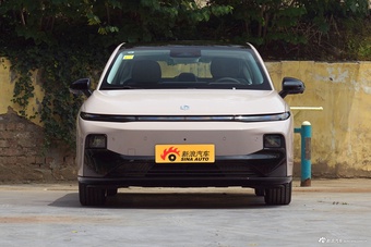 2027款零跑B01 670悦享版