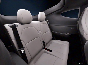 2025款Model Y L 长续航全轮驱动版