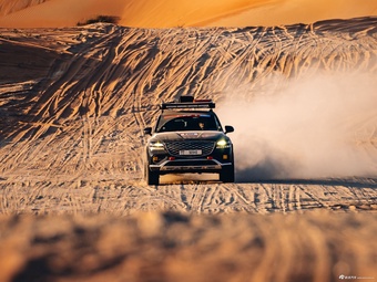 2025款捷尼赛思GV80 沙漠特别版 官图