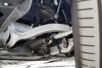 2025款奔驰GLC改款 300 L 4MATIC 豪华型 7座