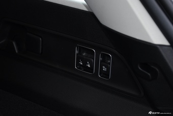 2024款奔驰GLE 450 4MATIC 时尚型