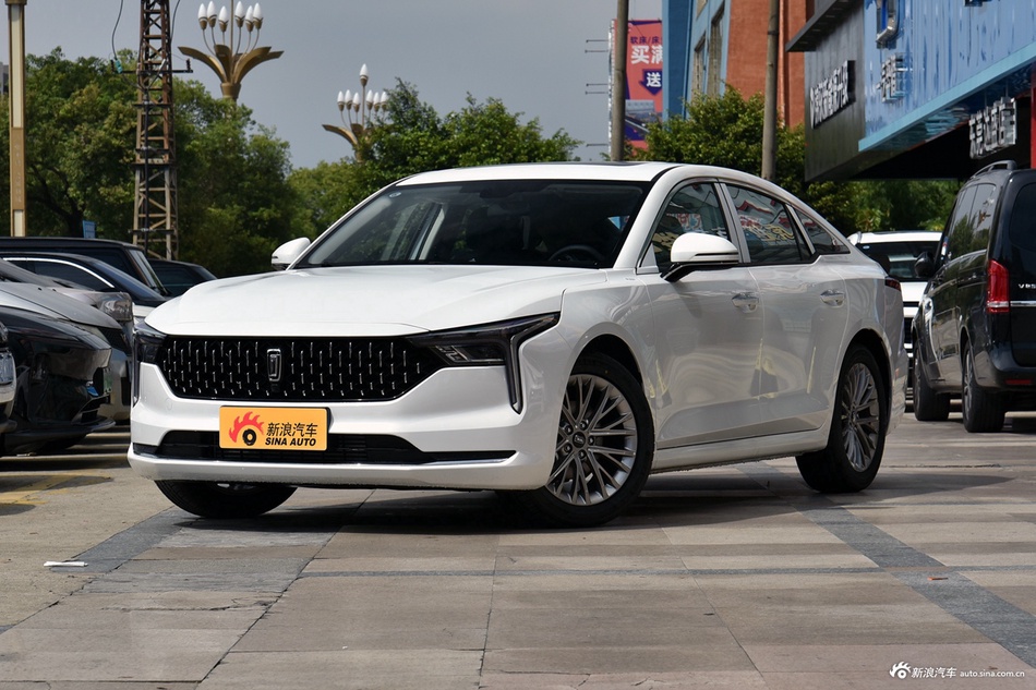 2025款奔腾B70 龙耀版 1.5T 质享型