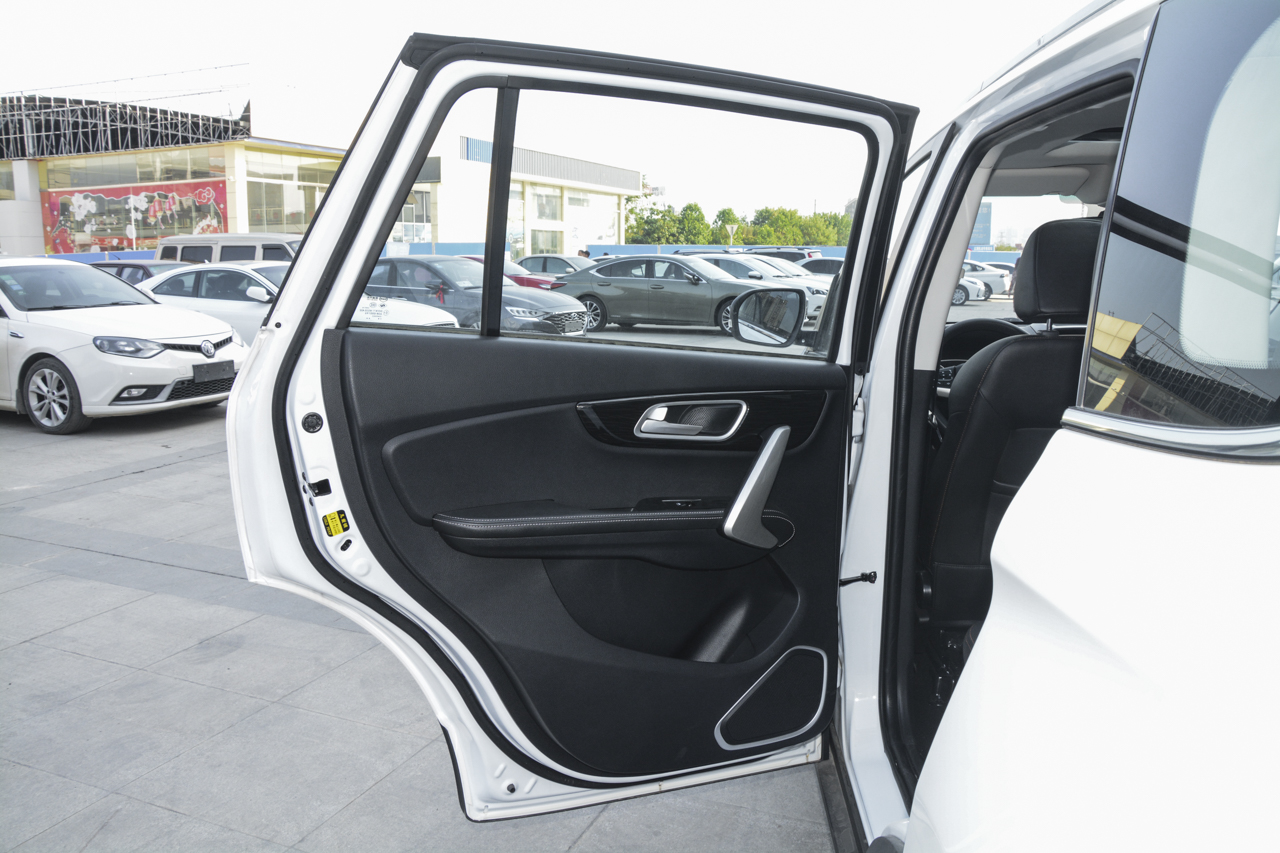 2019款斯威X7 1.8L手动舒适版7座