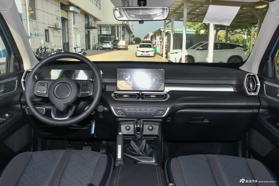 2024款金刚炮2.0T柴油 手动两驱长箱精英型