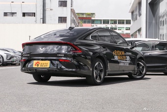 2025款五菱星光纯电 610km 智能旗舰型