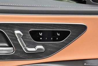 2024款奔驰E级 改款 E 300 L 时尚运动型