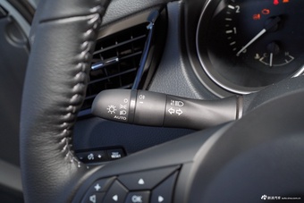 2025款奇骏荣誉2.0L 两驱领先版