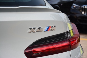 2022款宝马X4 M