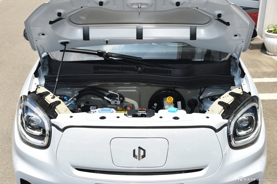 2023款零跑T03 310轻享版